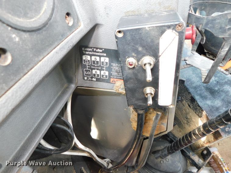 image for item DK8612 1993 Mack CH613  semi truck