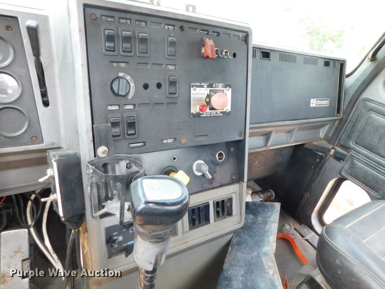 image for item DK8612 1993 Mack CH613  semi truck