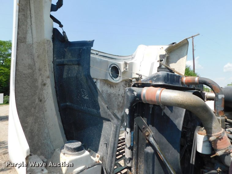 image for item DK8612 1993 Mack CH613  semi truck