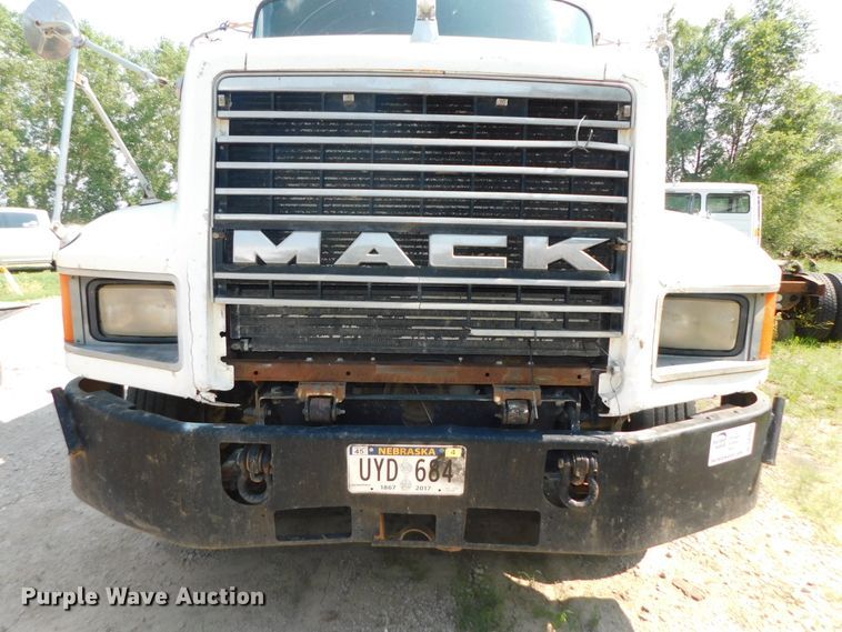 image for item DK8612 1993 Mack CH613  semi truck