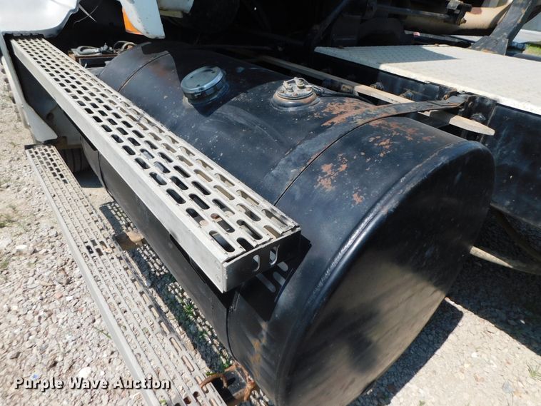 image for item DK8612 1993 Mack CH613  semi truck