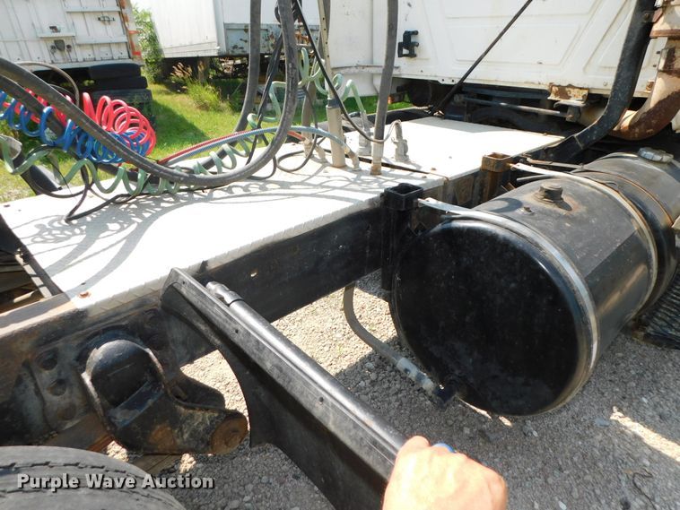 image for item DK8612 1993 Mack CH613  semi truck