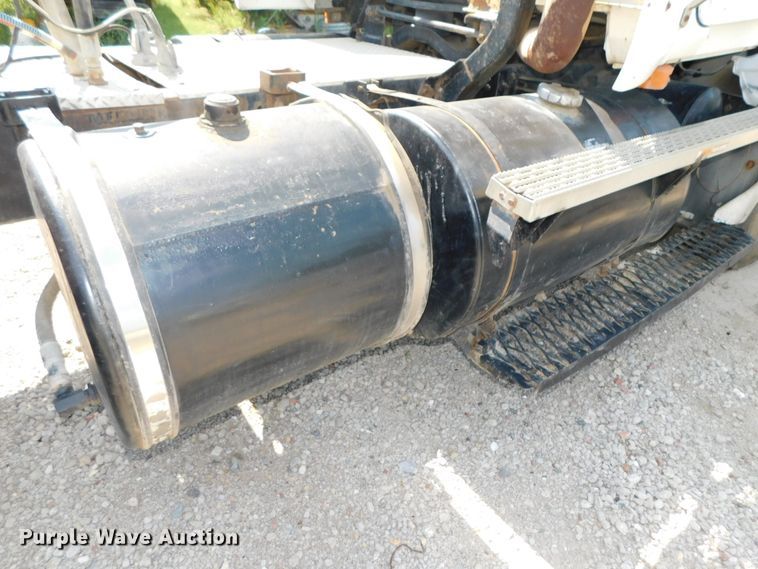 image for item DK8612 1993 Mack CH613  semi truck