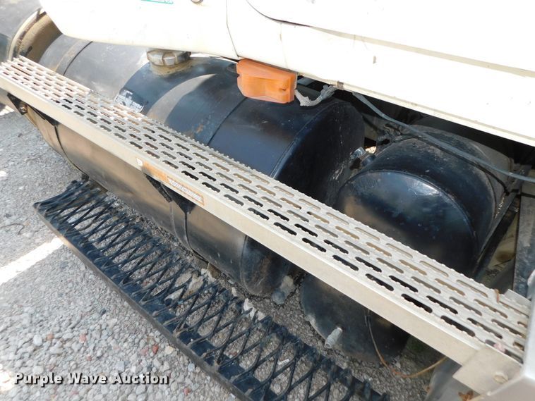 image for item DK8612 1993 Mack CH613  semi truck