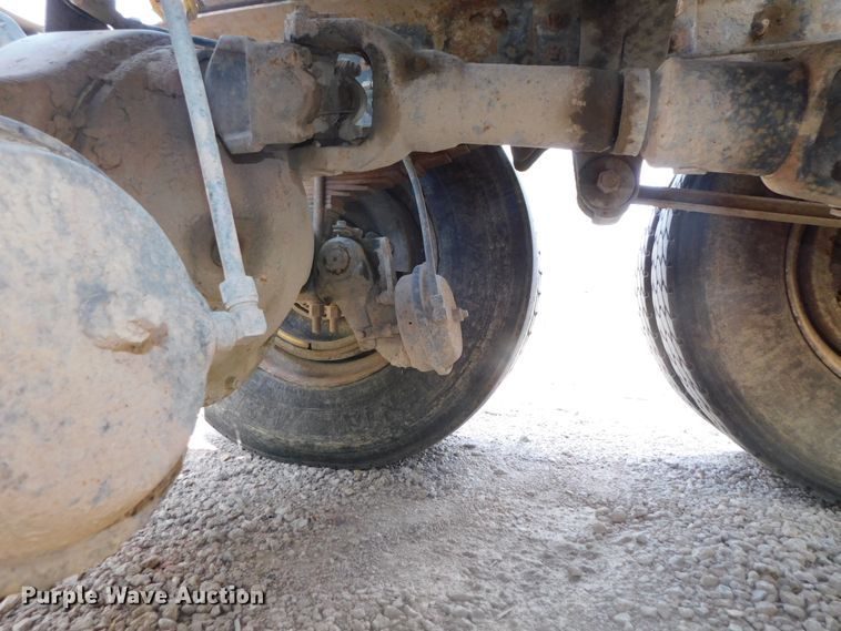 image for item DK8612 1993 Mack CH613  semi truck