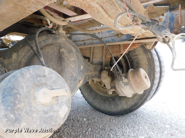 image for item DK8612 1993 Mack CH613  semi truck