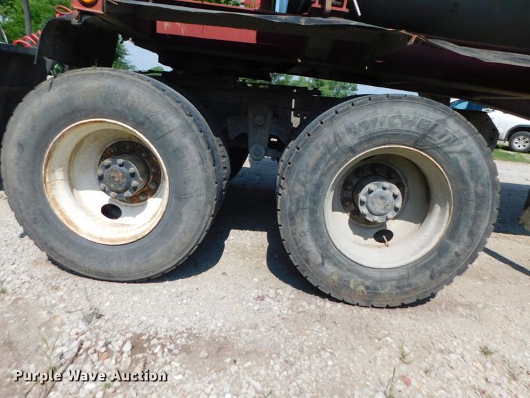 image for item DK8612 1993 Mack CH613  semi truck