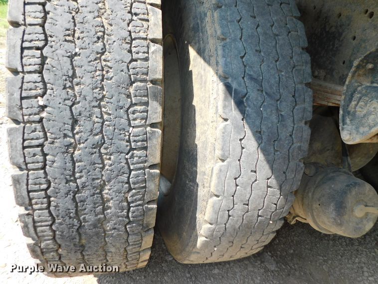 image for item DK8612 1993 Mack CH613  semi truck