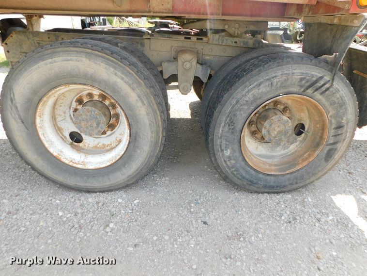 image for item DK8612 1993 Mack CH613  semi truck