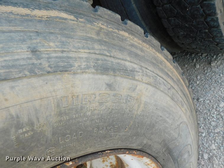 image for item DK8612 1993 Mack CH613  semi truck