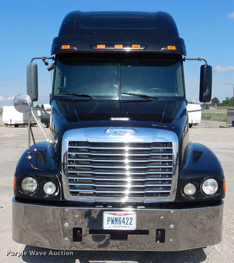 image for item DL3357 2007 Freightliner CST120  semi truck