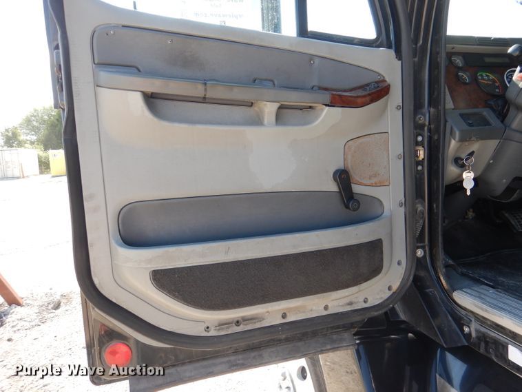 image for item DL3357 2007 Freightliner CST120  semi truck