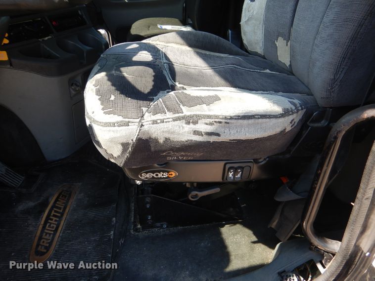 image for item DL3357 2007 Freightliner CST120  semi truck