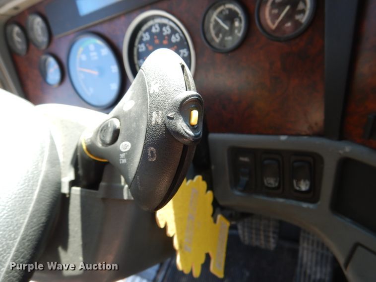 image for item DL3357 2007 Freightliner CST120  semi truck