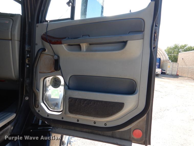 image for item DL3357 2007 Freightliner CST120  semi truck