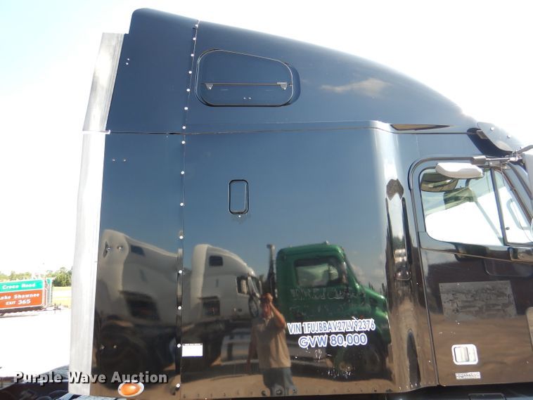 image for item DL3357 2007 Freightliner CST120  semi truck
