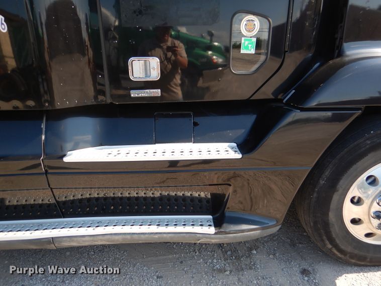 image for item DL3357 2007 Freightliner CST120  semi truck