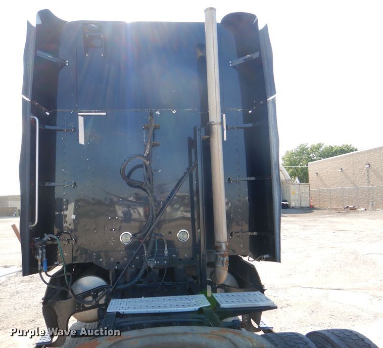 image for item DL3357 2007 Freightliner CST120  semi truck