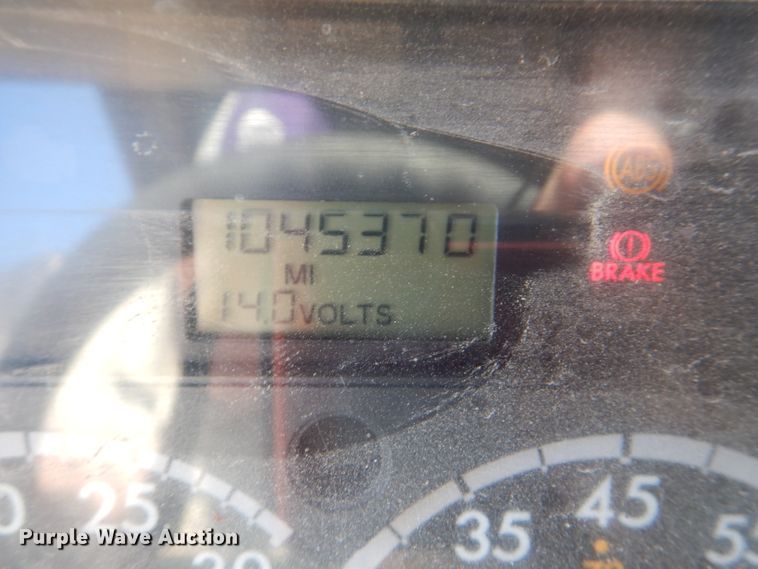 image for item DL3358 2010 Freightliner Cascadia 113  semi truck