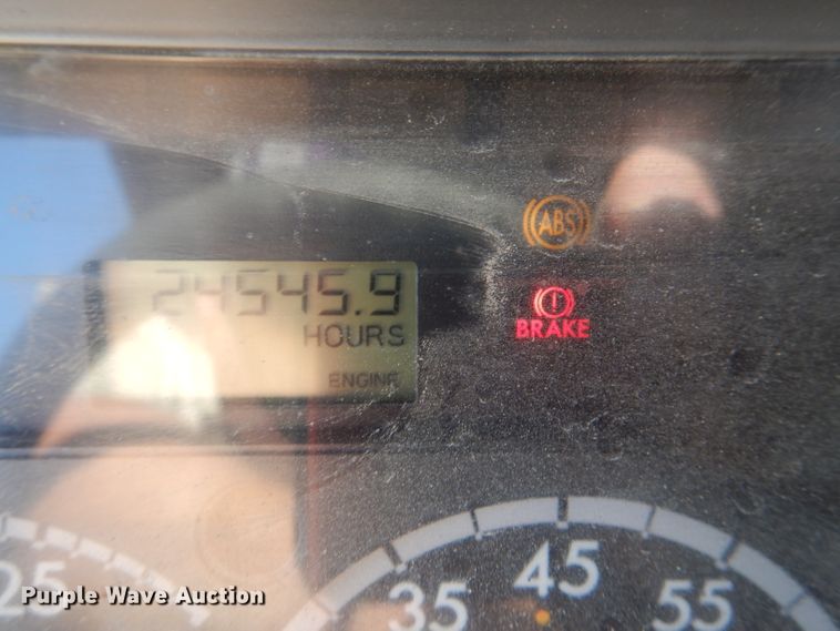 image for item DL3358 2010 Freightliner Cascadia 113  semi truck