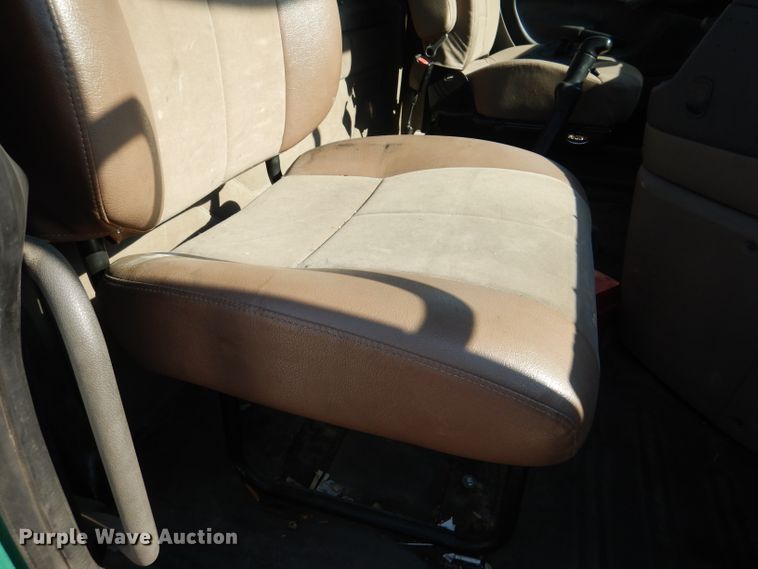 image for item DL3358 2010 Freightliner Cascadia 113  semi truck