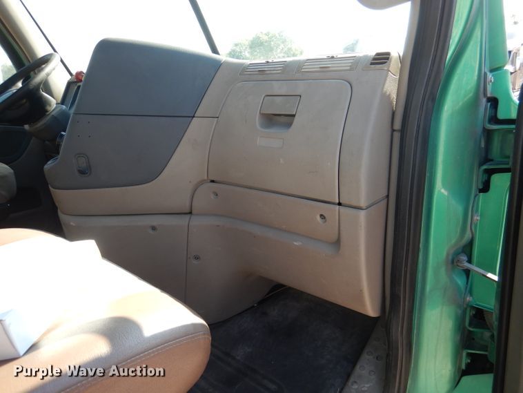 image for item DL3358 2010 Freightliner Cascadia 113  semi truck