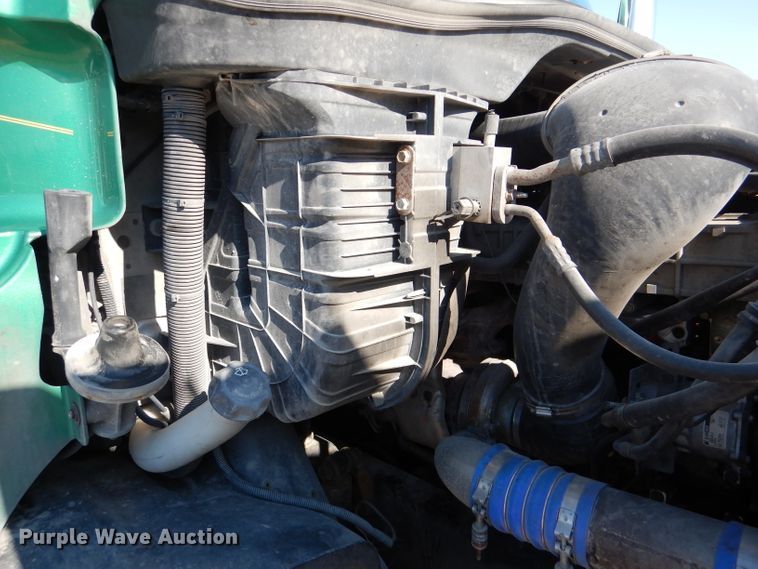 image for item DL3358 2010 Freightliner Cascadia 113  semi truck