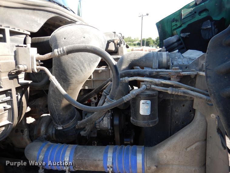 image for item DL3358 2010 Freightliner Cascadia 113  semi truck