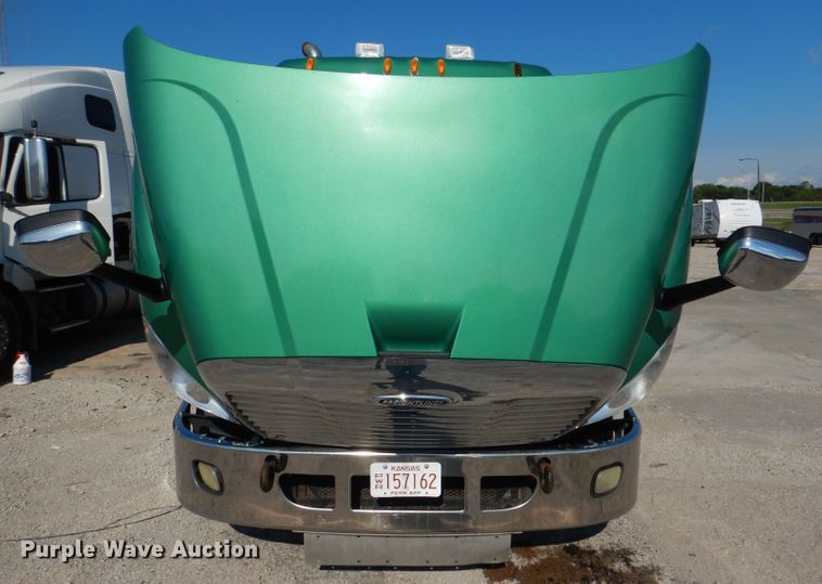 image for item DL3358 2010 Freightliner Cascadia 113  semi truck