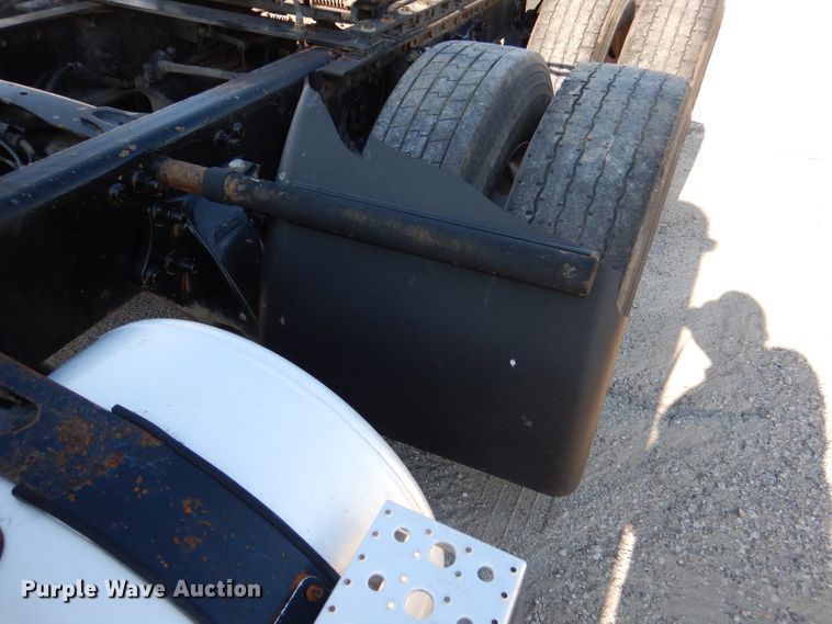 image for item DL3358 2010 Freightliner Cascadia 113  semi truck