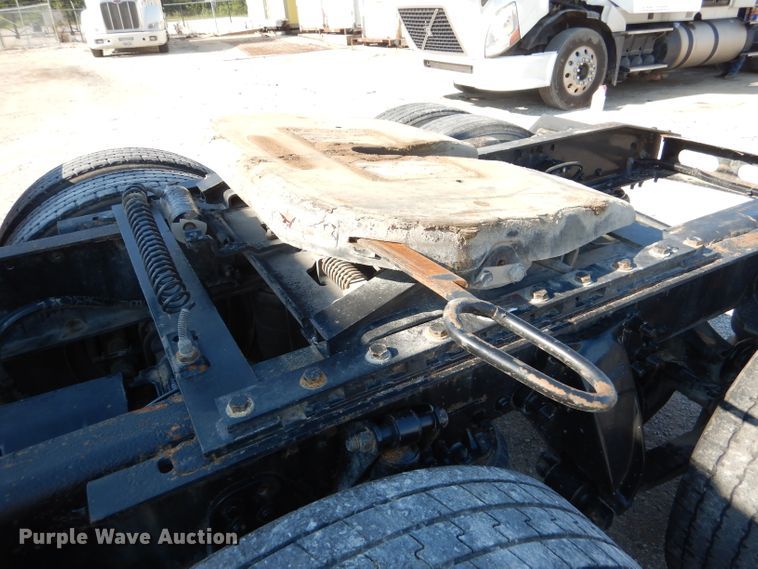 image for item DL3358 2010 Freightliner Cascadia 113  semi truck