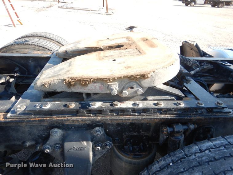 image for item DL3358 2010 Freightliner Cascadia 113  semi truck