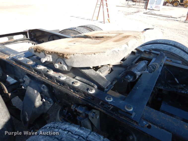 image for item DL3358 2010 Freightliner Cascadia 113  semi truck