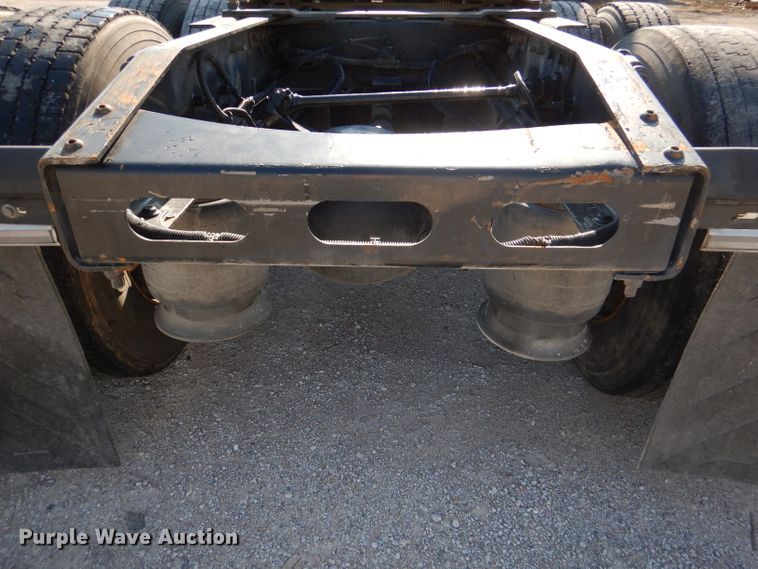 image for item DL3358 2010 Freightliner Cascadia 113  semi truck