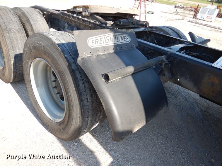 image for item DL3358 2010 Freightliner Cascadia 113  semi truck