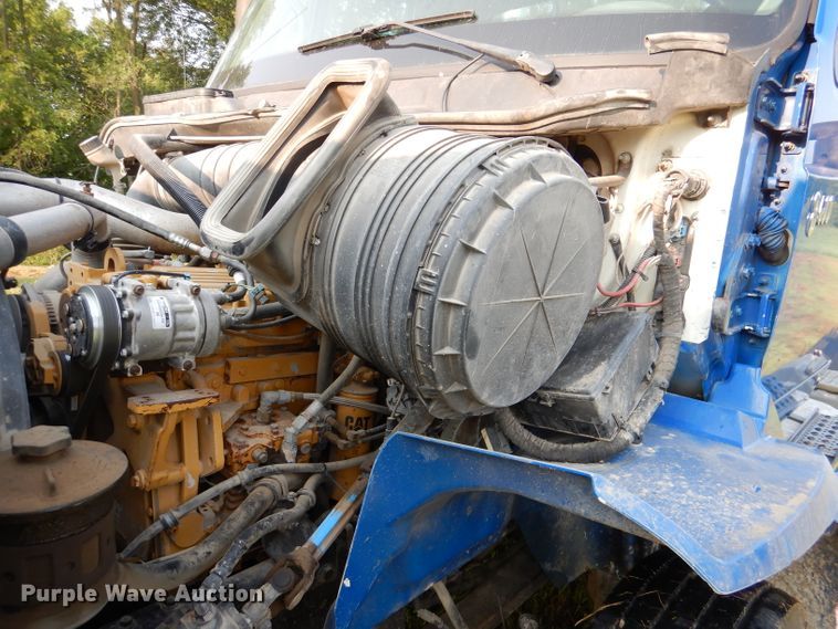 image for item DL3428 2003 International 8600  semi truck