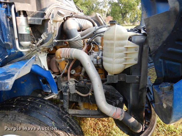 image for item DL3428 2003 International 8600  semi truck