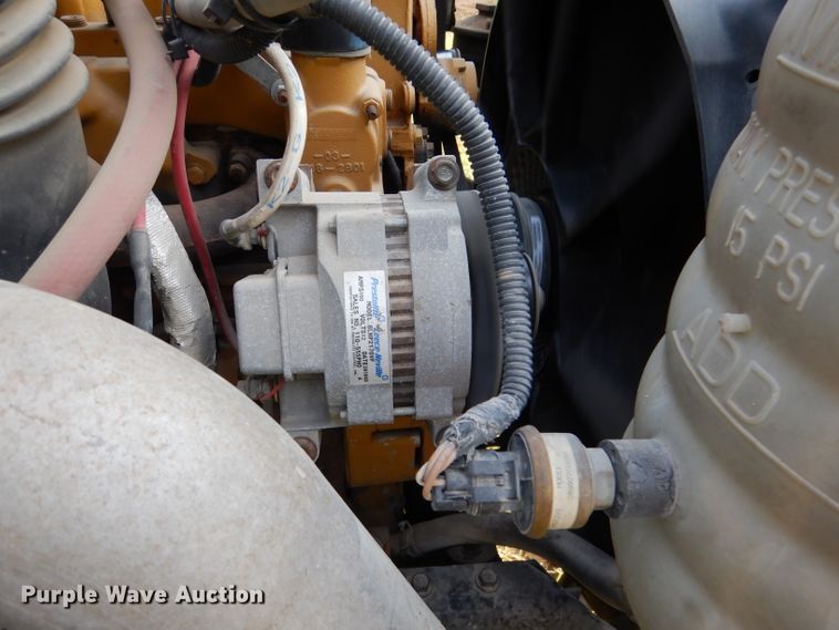 image for item DL3428 2003 International 8600  semi truck