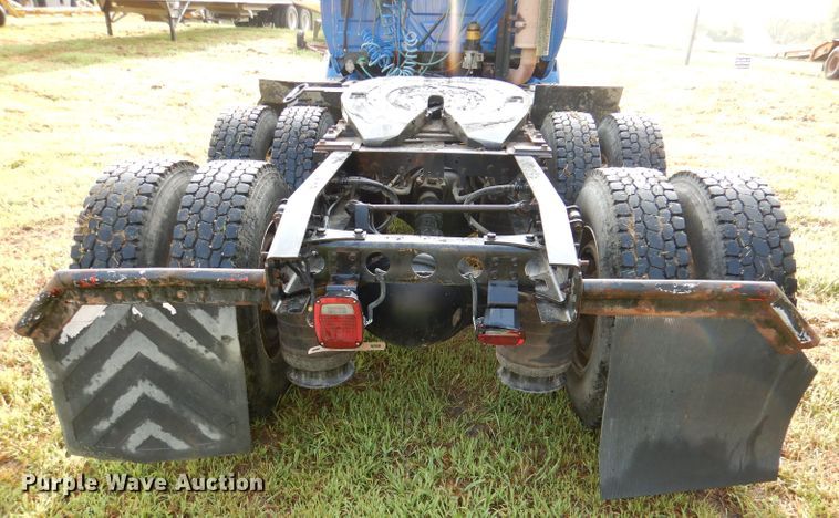 image for item DL3428 2003 International 8600  semi truck