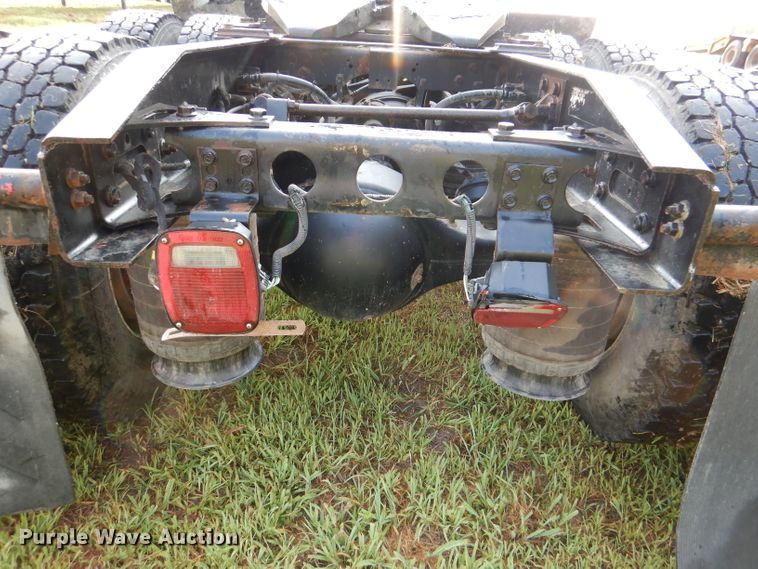 image for item DL3428 2003 International 8600  semi truck