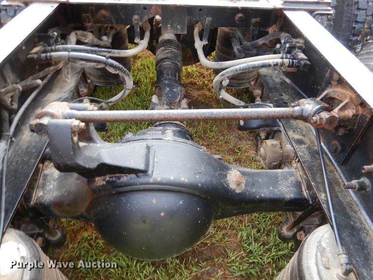 image for item DL3428 2003 International 8600  semi truck