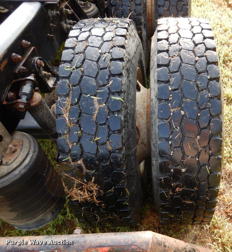 image for item DL3428 2003 International 8600  semi truck