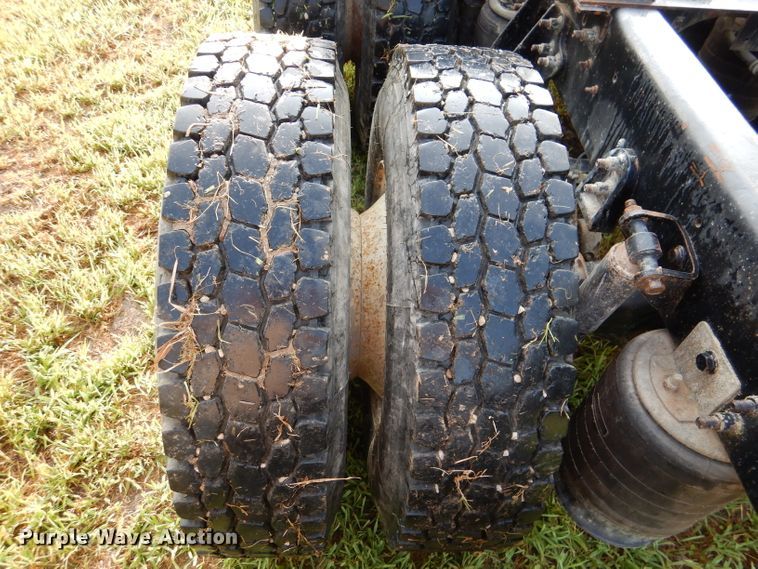 image for item DL3428 2003 International 8600  semi truck