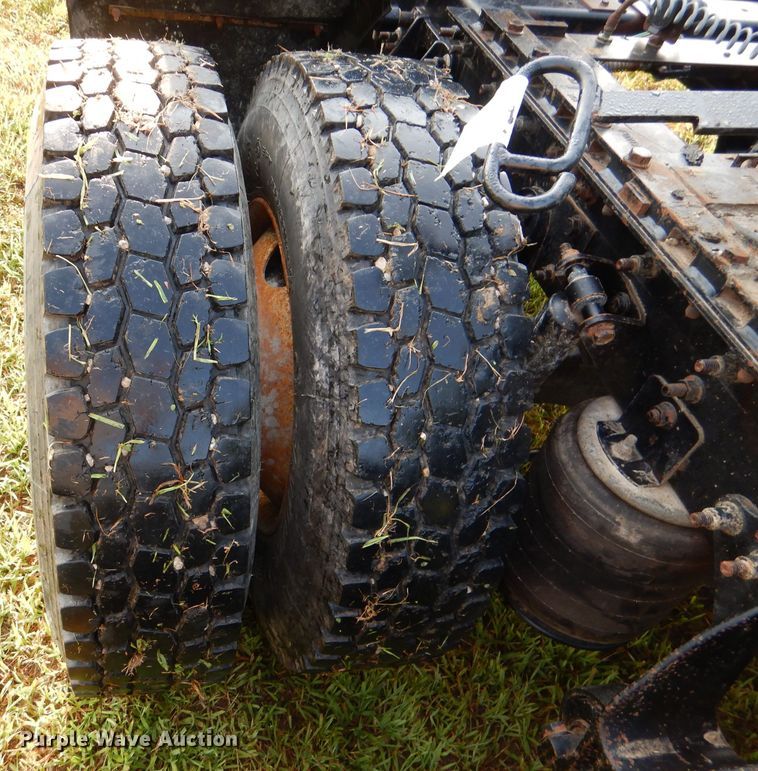 image for item DL3428 2003 International 8600  semi truck