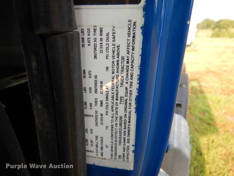 image for item DL3428 2003 International 8600  semi truck