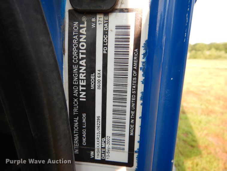 image for item DL3428 2003 International 8600  semi truck