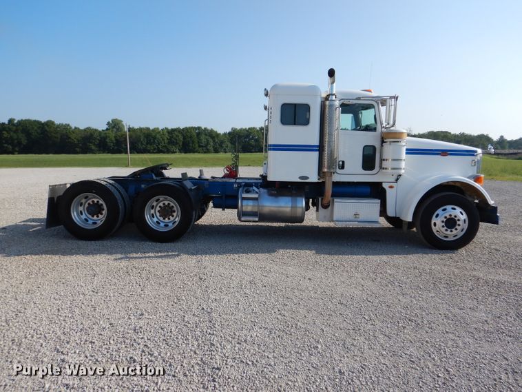 image for item DL3454 2009 Peterbilt 367  semi truck