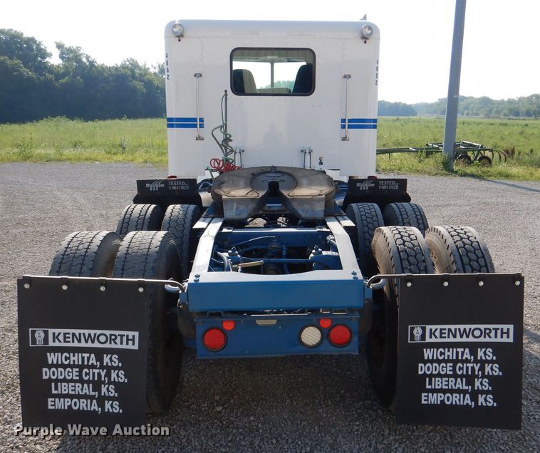 image for item DL3454 2009 Peterbilt 367  semi truck