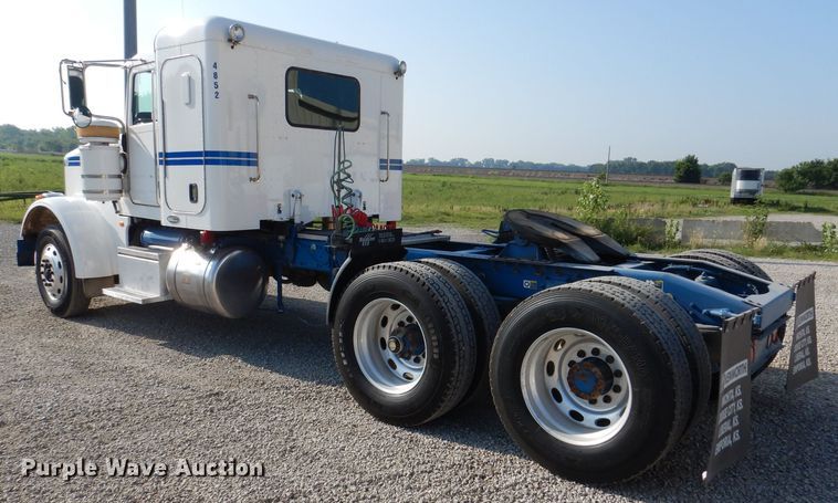 image for item DL3454 2009 Peterbilt 367  semi truck