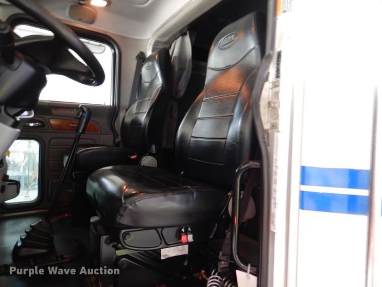 image for item DL3454 2009 Peterbilt 367  semi truck